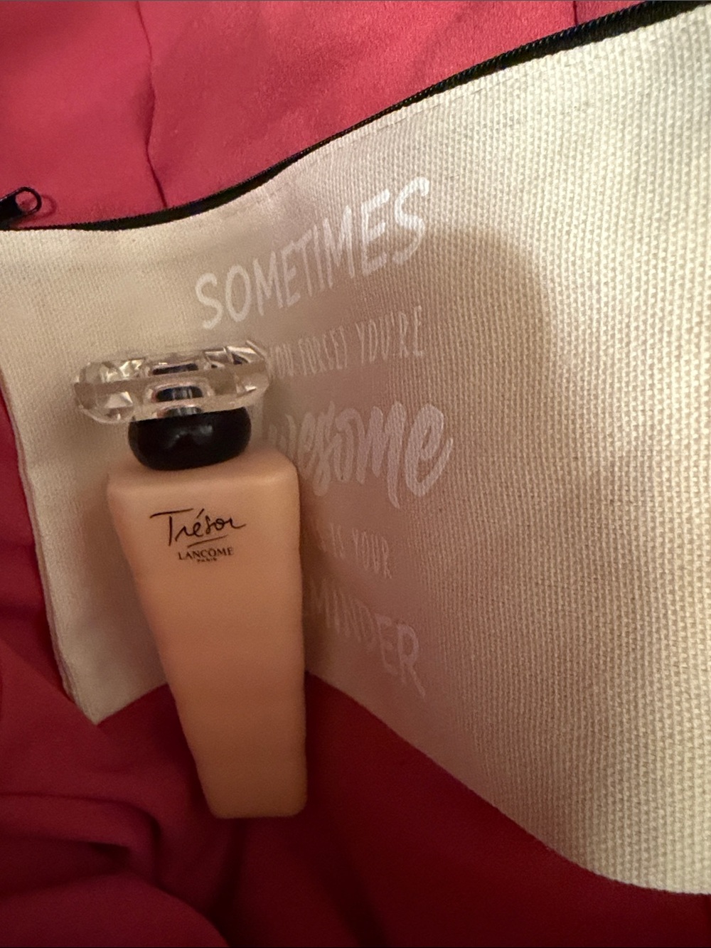 Cosmetic bag with Tresor Lancôme Paris lotion